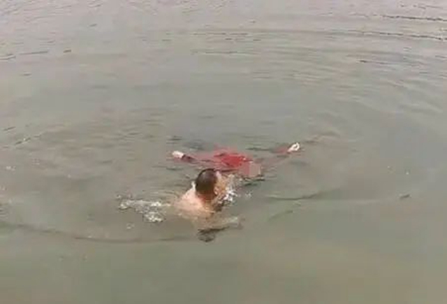 突发！女子落水，内江3名勇士接力救起——