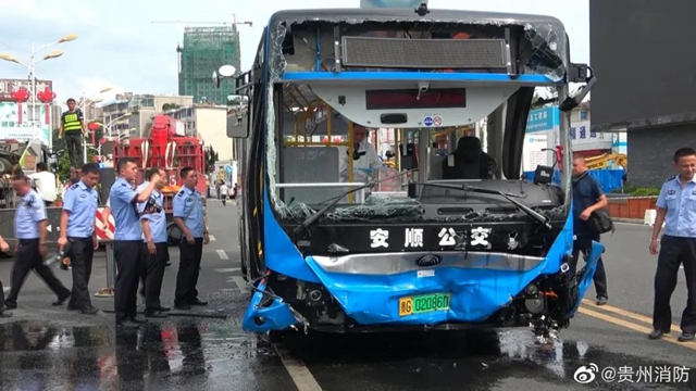 关于贵州安顺公交车坠湖事件，记者了解到这些最新情况！(图3)