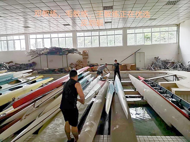 泸州市水上运动项目设备“艇”进泸县九中(图1)
