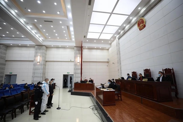 充当新民街黑恶势力“保护伞”，泸州7名辅警获刑！