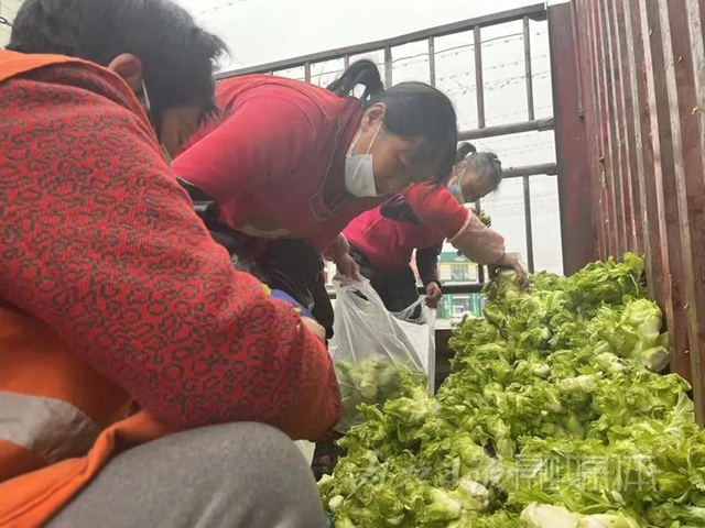 驰援陕西咸阳！百吨抗疫物资从内江出发！(图2)