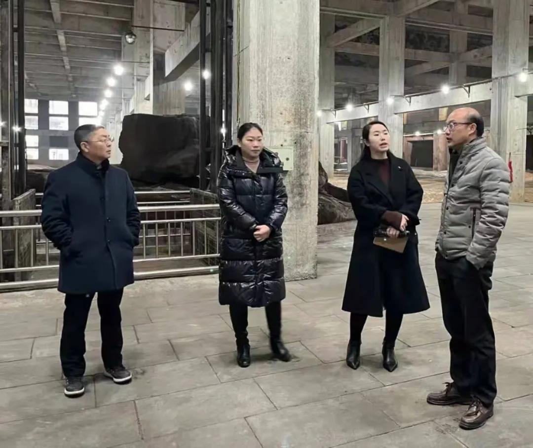 叙永县人大常委会主任周之平率队到中国沈酒庄调研白酒产业发展