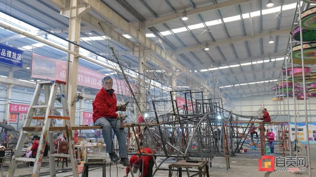 走出去！自贡彩灯将登陆法国电视台(图2)