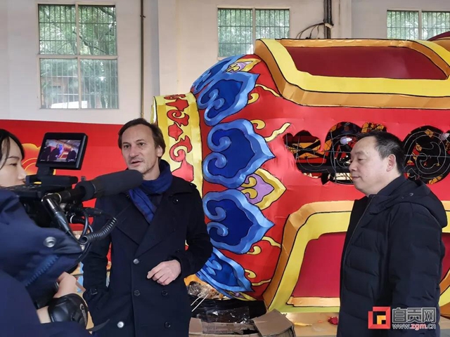 走出去！自贡彩灯将登陆法国电视台(图1)