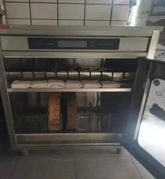 泸州市食品安全“红黑榜”(第二十一期)(图2) 泸州市食品安全“红黑榜”(第二十一期)(图2)