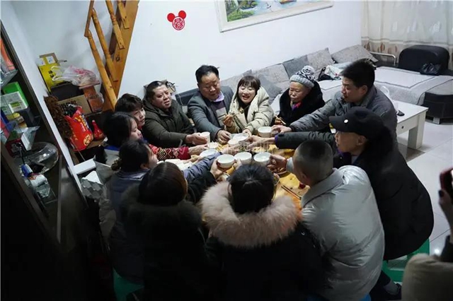 一个求助电话为线索!内江警方“找”回了失踪31年的女子(图2) 一个求助电话为线索!内江警方“找”回了失踪31年的女子(图2)