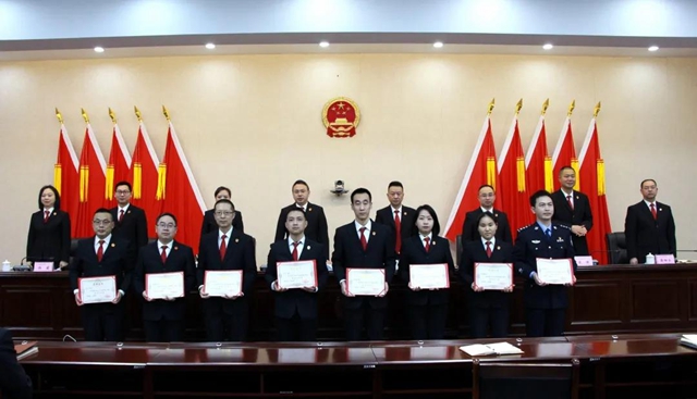 江阳法院召开2021年度总结表彰大会(图7) 江阳法院召开2021年度总结表彰大会(图7)