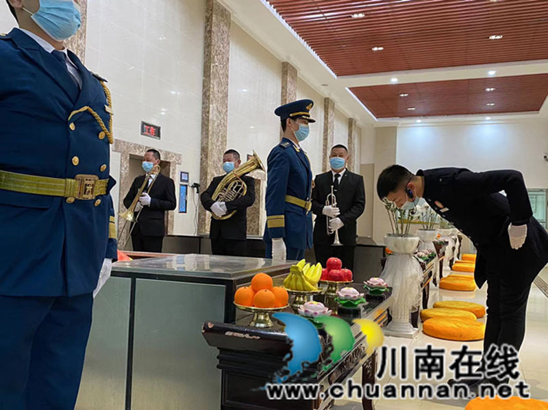 最美“敬业福”送给春节还在坚守岗位的殡葬职工(图5) 5.jpg