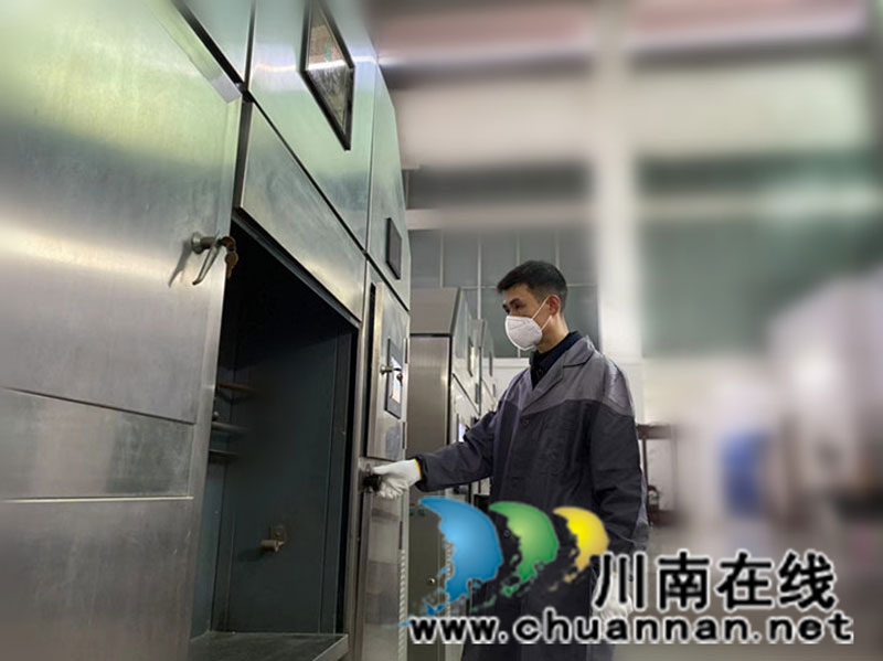 最美“敬业福”送给春节还在坚守岗位的殡葬职工(图9) 最美“敬业福”送给春节还在坚守岗位的殡葬职工(图9)