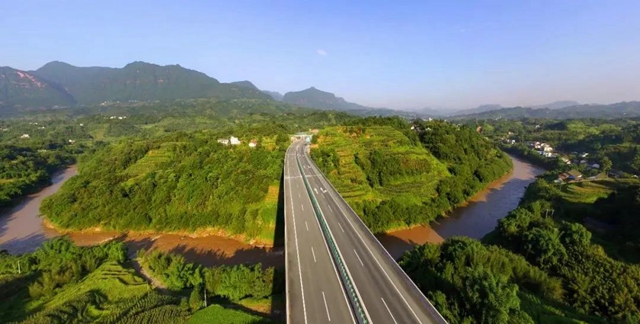 宜宾“旅游高速”来了！一路美食美景(图1)