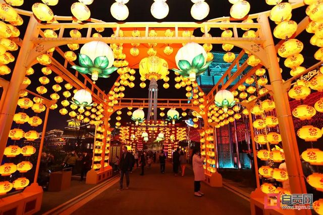 黄金周前六天自贡景区接待游客同比增长近200%！(图3)