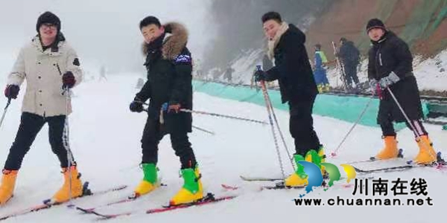 致公党江阳区基层委员会：以雪为媒，党员为冬奥加油喝彩！(图3)
