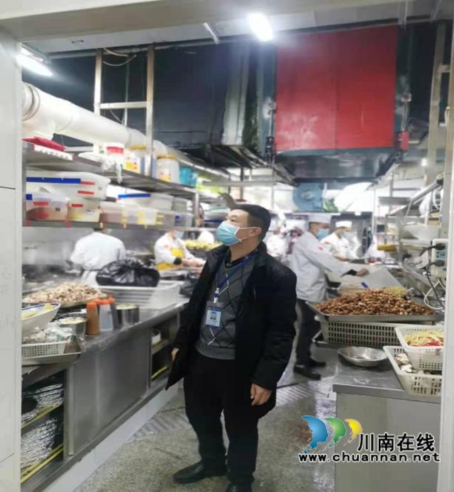 护市场,迎新春!江阳区市场监管局全力保障春节市场安全稳定(图8) 护市场,迎新春!江阳区市场监管局全力保障春节市场安全稳定(图8)