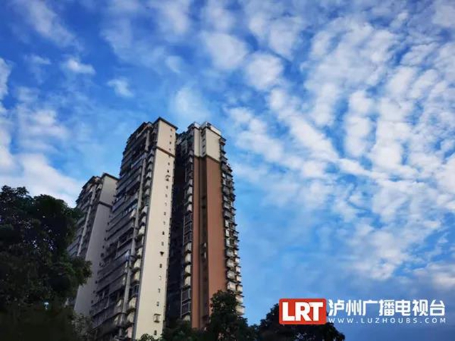 房价↓上月泸州主城区卖出新房套数→