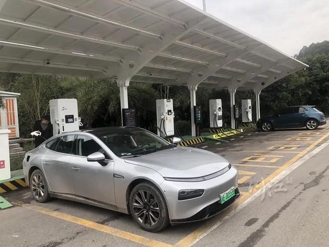 上高速不心慌！泸州8对服务区充电桩已投入使用