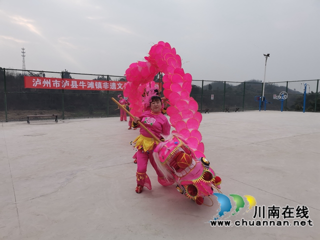 泸县牛滩镇:荷花龙舞闹元宵(图6) 泸县牛滩镇:荷花龙舞闹元宵(图6)