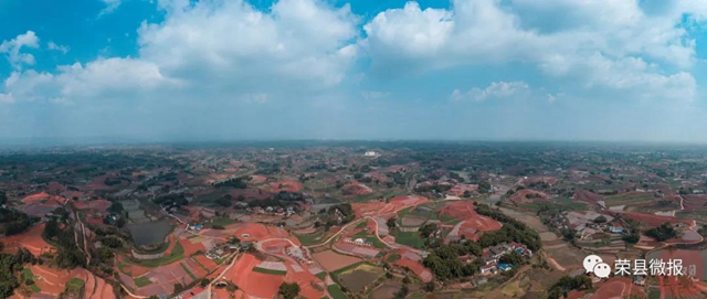 人勤春早 荣县红土地再现“大地画板”(图8) 人勤春早 荣县红土地再现“大地画板”(图8)
