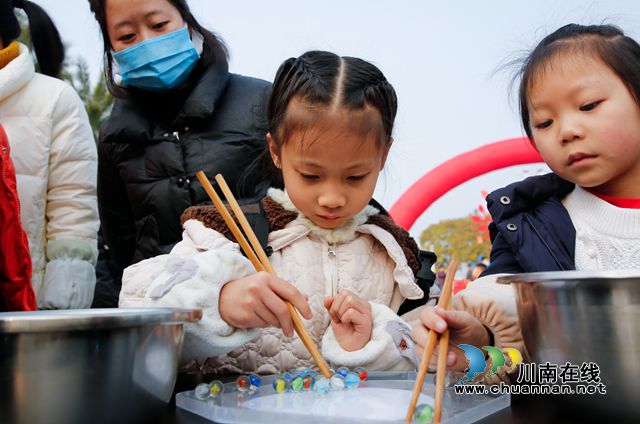 纳溪：穿汉服玩游戏，欢欢喜喜“闹元宵”(图4)