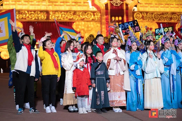 自贡：元宵节，“宇宙第一灯会”火爆全网！(图2)