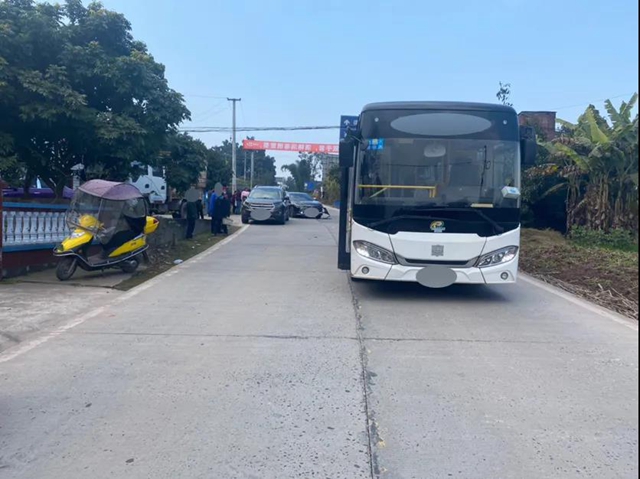 泸县：两名“路怒症”三次交手，谁输谁赢？