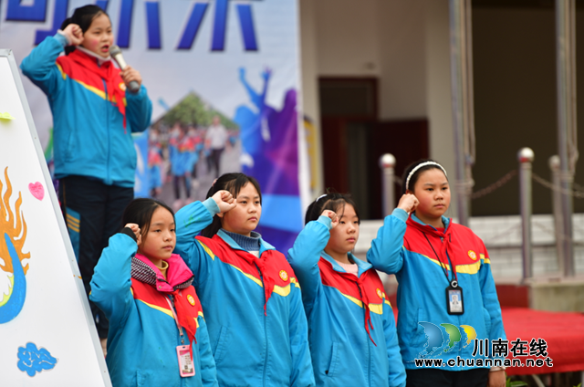 泸县地震灾区福集镇1000余名学子全部返回原校开学啦！(图4)