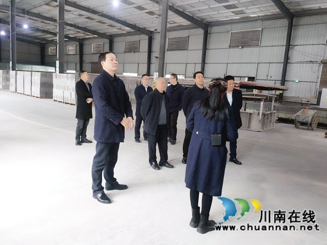 民建龙马潭区基层委专题调研“民建之家”阵地建设工作(图2) 民建龙马潭区基层委专题调研“民建之家”阵地建设工作(图2)