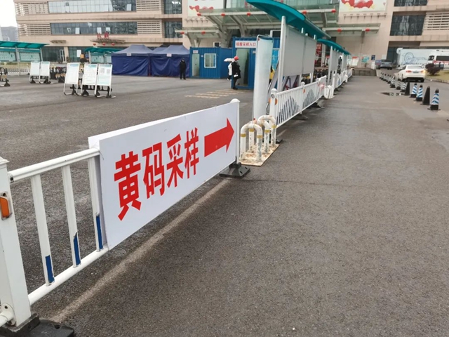 泸州:疫情下他们的身影成为最美的风景线!(图12) 泸州:疫情下他们的身影成为最美的风景线!(图12)