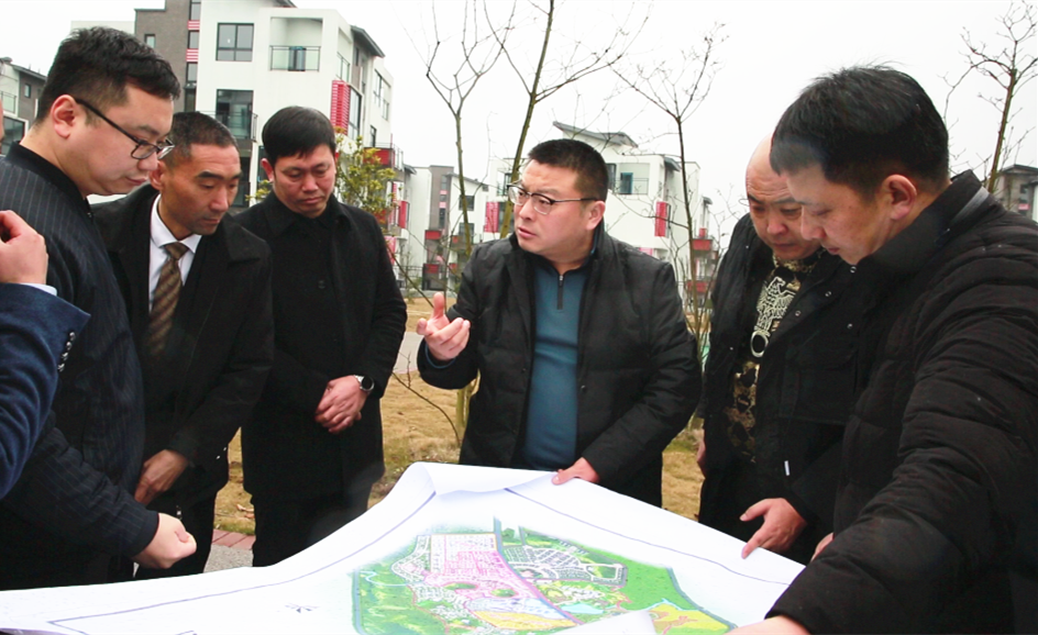 谭荣兵带队调研云溪温泉项目招商引资工作(图1) 谭荣兵带队调研云溪温泉项目招商引资工作(图1)