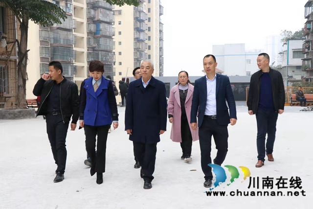 黄月桂调研指导龙马潭区鱼塘街道工作(图4) 黄月桂调研指导龙马潭区鱼塘街道工作(图4)