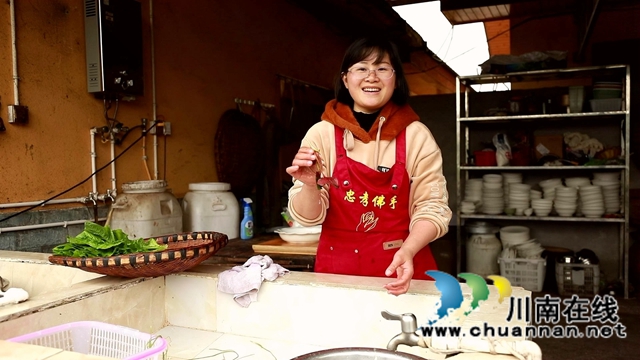 合江：春天的馈赠，一桌野菜做出美味佳肴(图5)