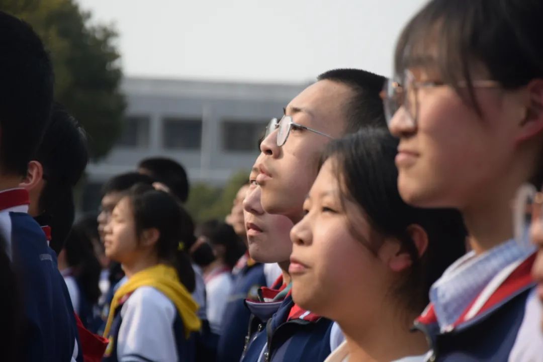 泸州市十八中中考百日誓师,战旗猎猎场面真真燃!(图10) 泸州市十八中中考百日誓师,战旗猎猎场面真真燃!(图10)