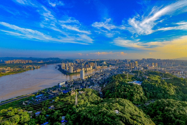 新华社《瞭望》杂志：在国家战略布局中找准泸州定位(图4)