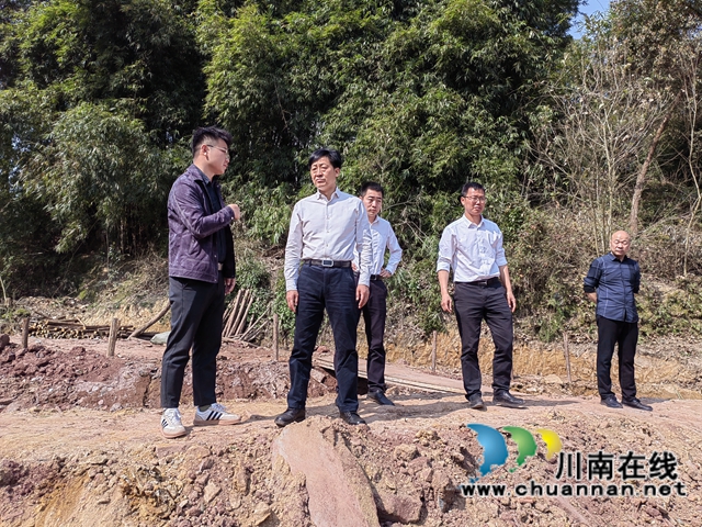 朱大清率队到泸县百和镇督导大陆溪水质达标工作(图3) 朱大清率队到泸县百和镇督导大陆溪水质达标工作(图3)