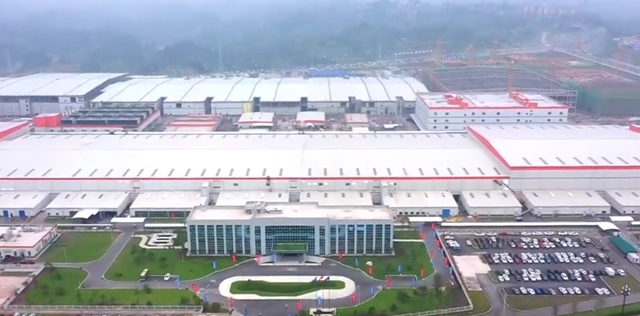 勇夺开门红丨走出国门！宜宾171吨锂电池原材料运抵韩国(图2)