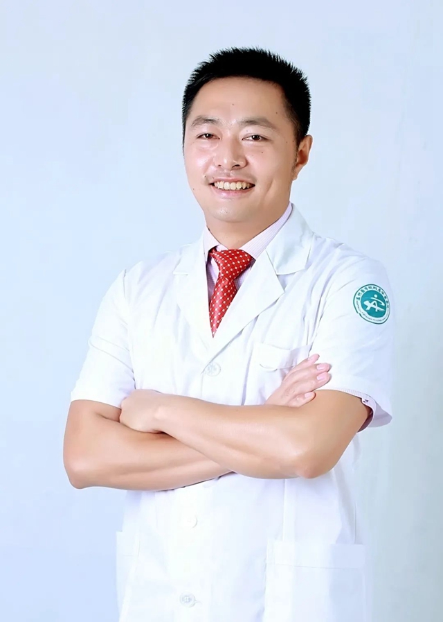 十指连心痛，泸州小伙踢球整出甲沟炎！(图8)