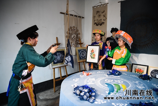 古蔺:“苗家作坊”制作忙(图8) 古蔺:“苗家作坊”制作忙(图8)