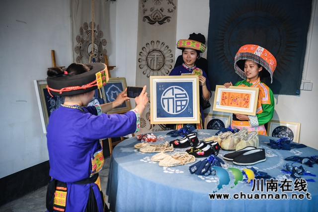 古蔺:“苗家作坊”制作忙(图9) 古蔺:“苗家作坊”制作忙(图9)