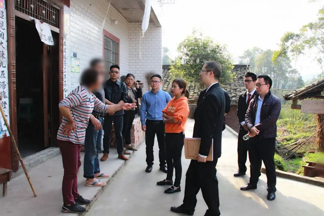 泸州：为抢毛竹嬢嬢出手伤人，法官化积怨邻里握手言和(图6)