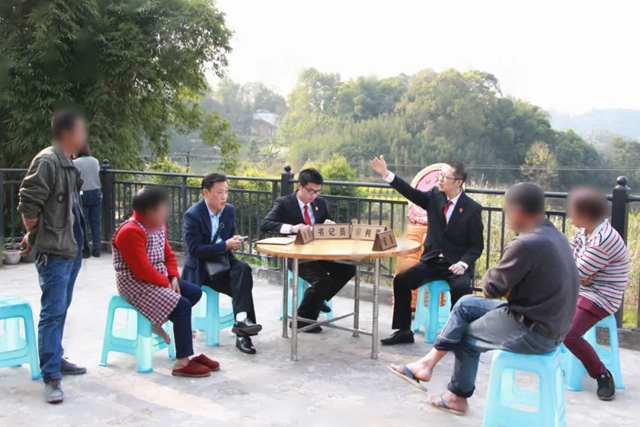 泸州：为抢毛竹嬢嬢出手伤人，法官化积怨邻里握手言和(图12)