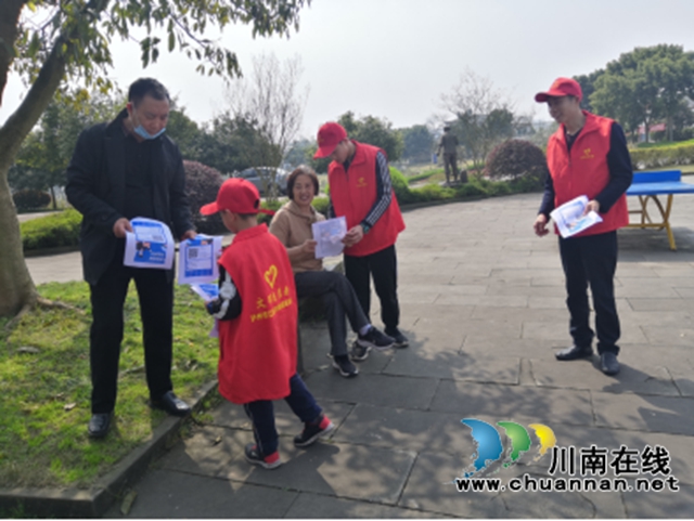 江阳区华阳街道开展反诈知识宣传进农家活动(图2) 江阳区华阳街道开展反诈知识宣传进农家活动(图2)