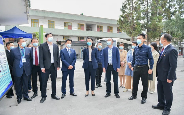 签约授牌!携手打造凉山北部区域医疗中心(图11) 签约授牌!携手打造凉山北部区域医疗中心(图11)