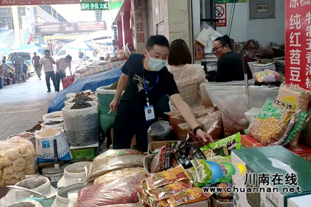 龙马潭区市场监管局开展“3·15”曝光食品安全问题排查行动