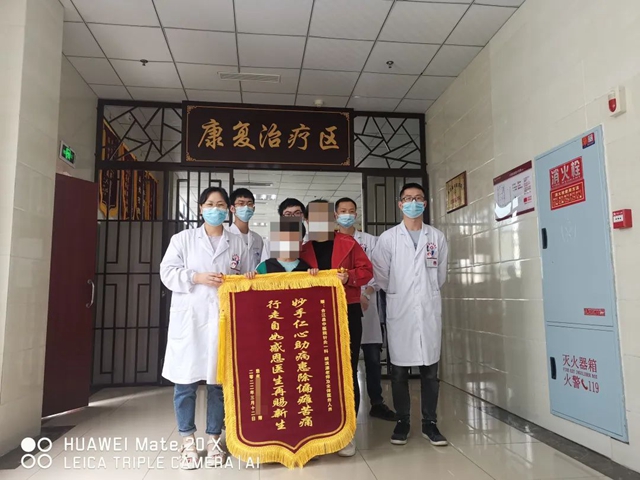 【点赞】从死神手中抢回来的孩子，考双百分啦！(图4)