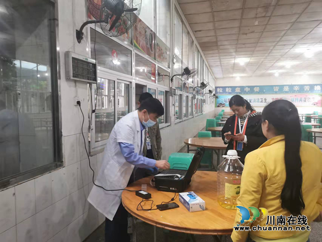 你点我检 江阳区邻玉街道开展学校食品安全快速监测(图2) 你点我检 江阳区邻玉街道开展学校食品安全快速监测(图2)