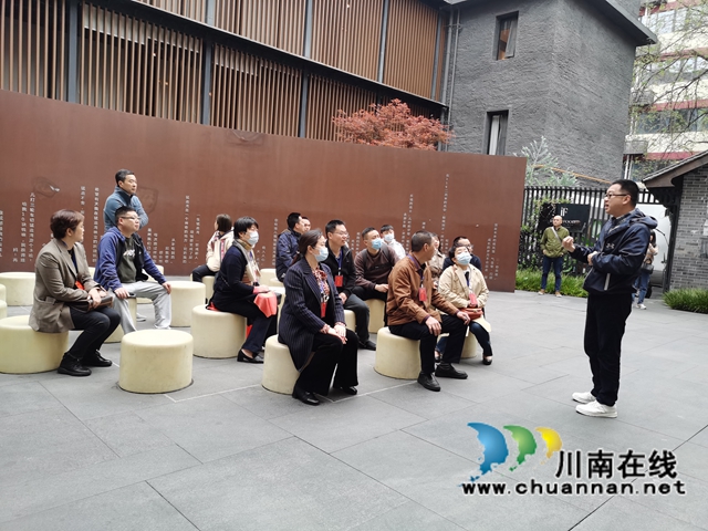 江阳区北城街道人大工委组织代表小组赴成都调研旧城改造工作(图2) 江阳区北城街道人大工委组织代表小组赴成都调研旧城改造工作(图2)