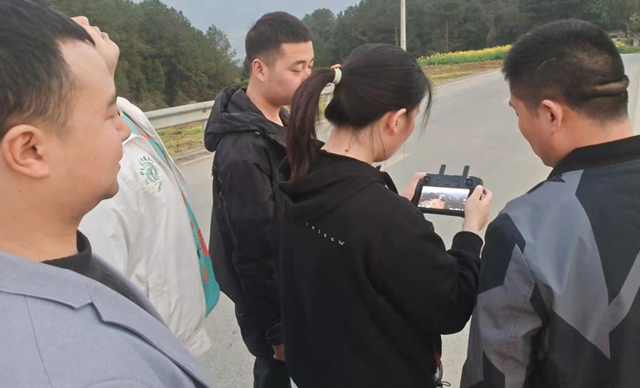 古蔺:森林防火添“新兵” 无人机变身“护林使者”(图3) 古蔺:森林防火添“新兵” 无人机变身“护林使者”(图3)