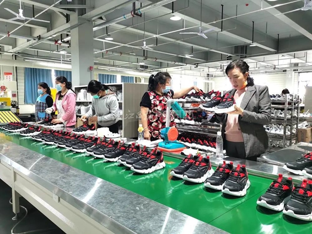 乔丹“内江产”,每天7000+(图2) 乔丹“内江产”,每天7000+(图2)