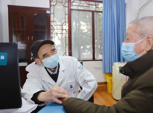 【人物】中医，让他两次复活……(图8)