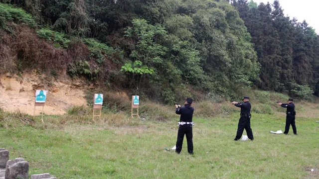 全警实战大练兵 | 泸县公安局开展公务用枪实弹射击训练(图4) 全警实战大练兵 | 泸县公安局开展公务用枪实弹射击训练(图4)