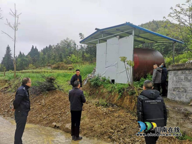 叙永县正东市场监管所开展醇基燃料专项排查整治行动(图2) 叙永县正东市场监管所开展醇基燃料专项排查整治行动(图2)